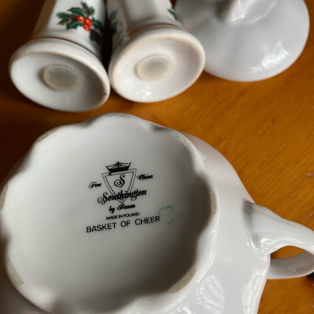 Basket of Cheer Sugar Bowl & Lid, VTG china by Baum Brothers, Poland, Christmas - Picture 3 of 6